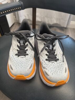Hoka one one $160 Retail Light Gray & Orange Sneakers 7.5 excellent condition